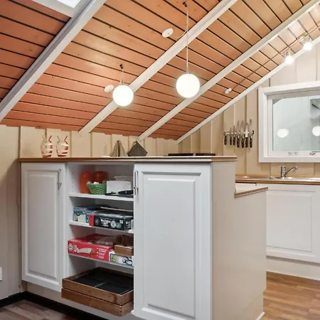 Lovely In Aakirkeby With Kitchen * Vester Somarken