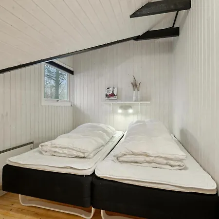 Lovely In Aakirkeby With Kitchen * Vester Somarken