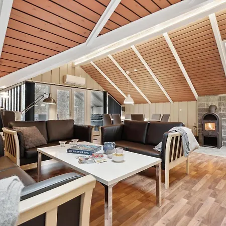 Σπίτι διακοπών Lovely In Aakirkeby With Kitchen Vester Somarken