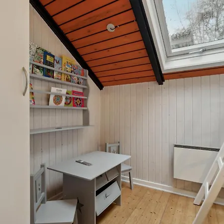 Lovely In Aakirkeby With Kitchen *