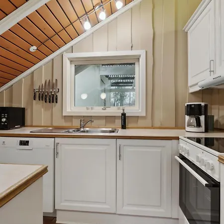 Lovely In Aakirkeby With Kitchen