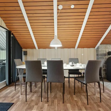Σπίτι διακοπών Lovely In Aakirkeby With Kitchen Vester Somarken