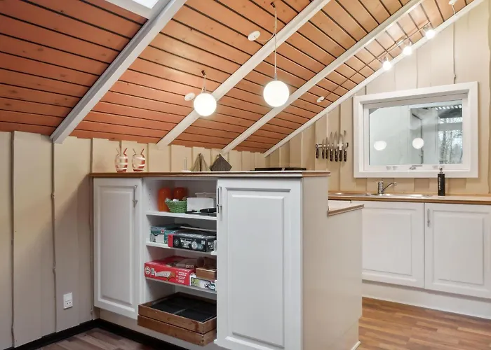Lovely In Aakirkeby With Kitchen * Vester Somarken